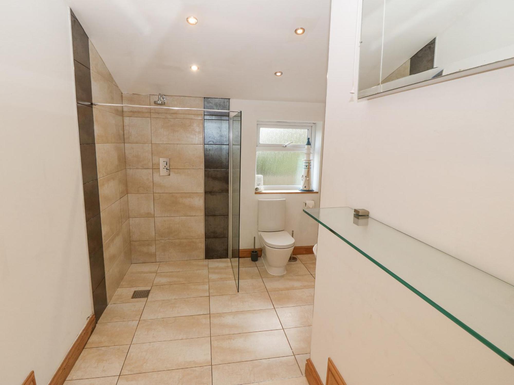 Coed Llai Villa Holyhead Ngoại thất bức ảnh